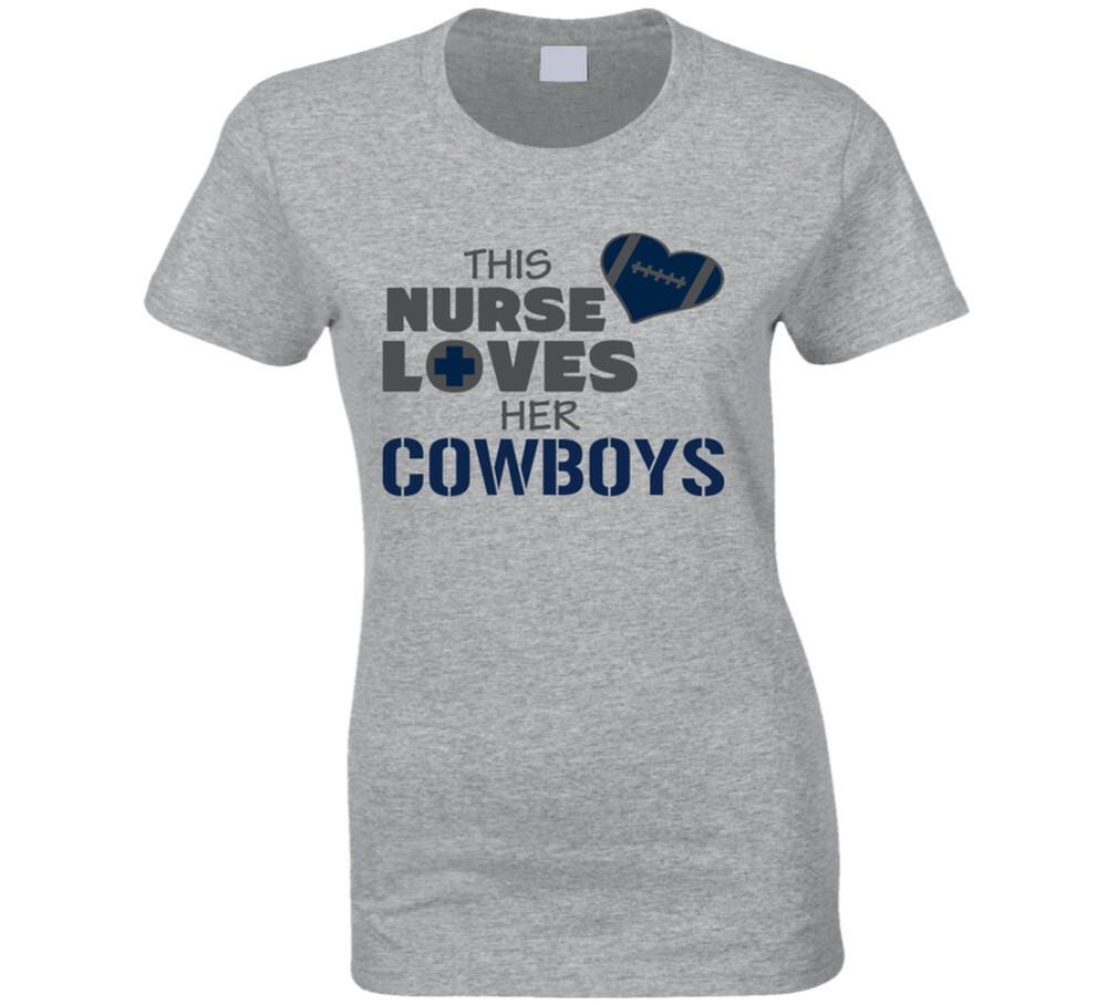 Эта медсестра любит свою футболку с логотипом команды по американскому футболу «Ковбои» 4XL